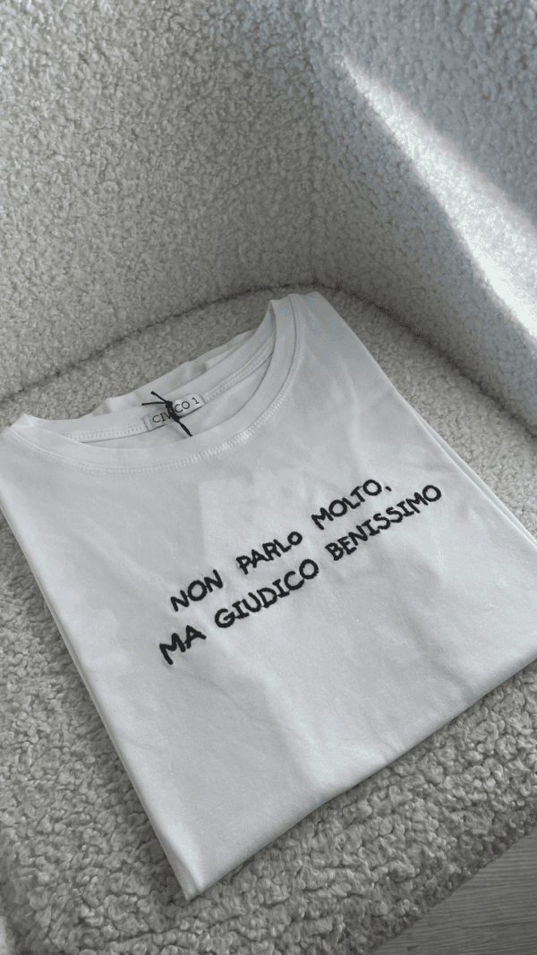 T-shirt 'non parlo molto'