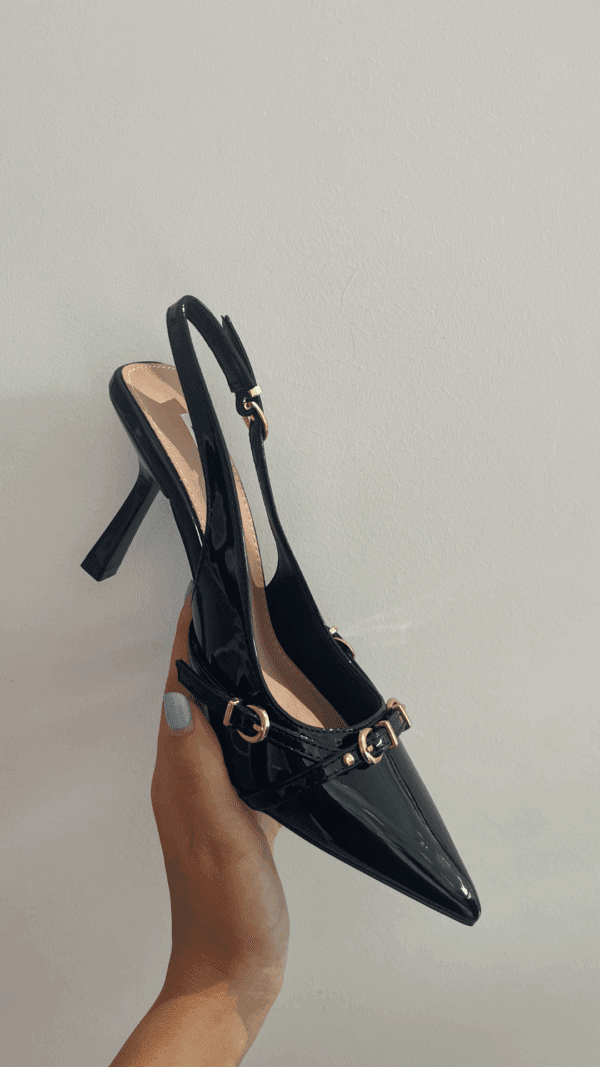 Slingback nera